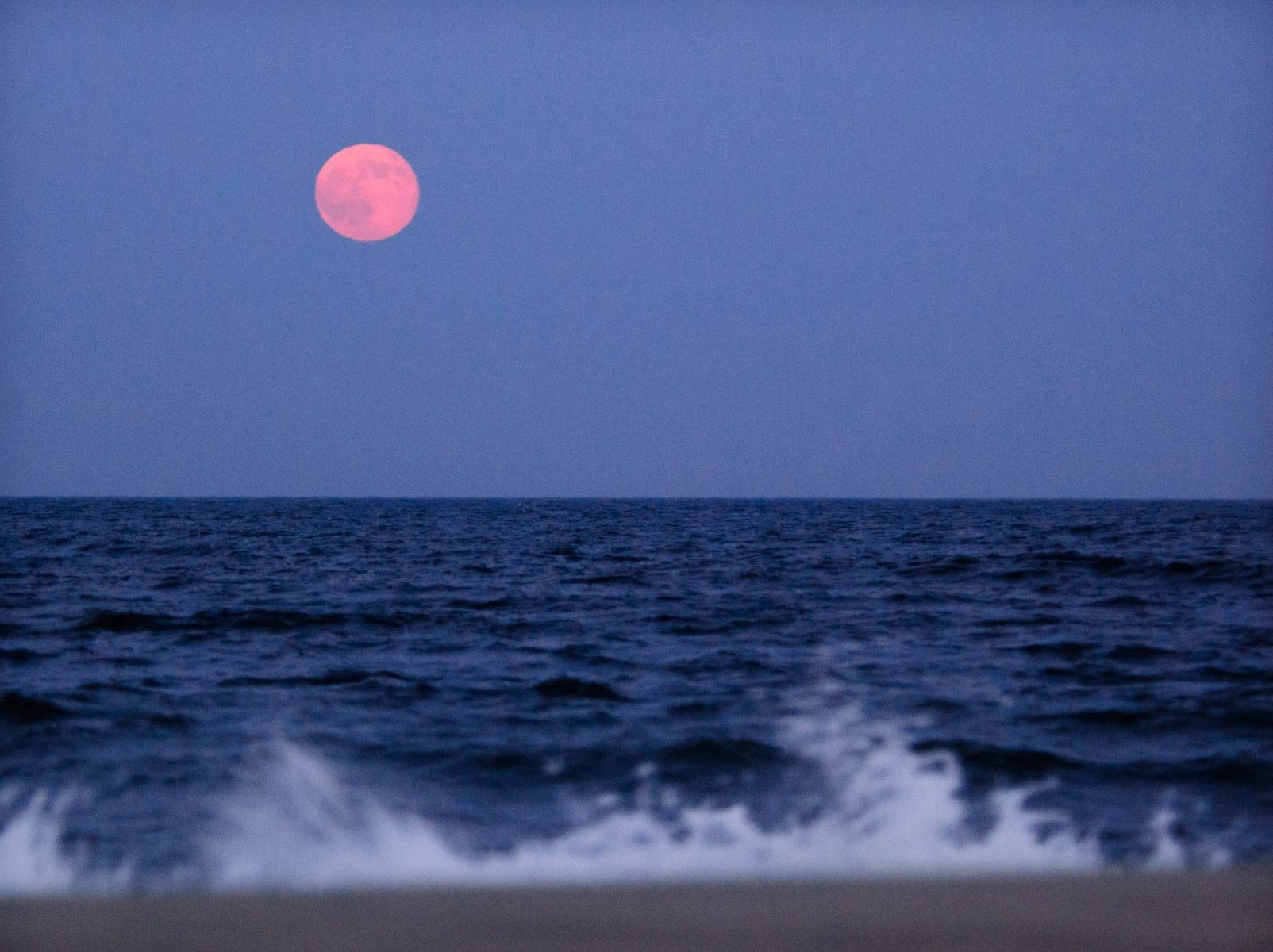 There s Going To Be A Super Rare strawberry Moon Tonight Daily Hive 