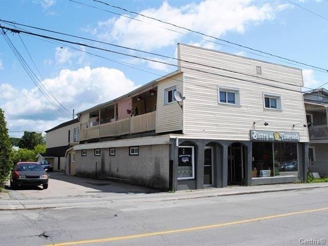 249-255 Rue Principale E. Magog, QC (Bernard Gelinas/ReMax)