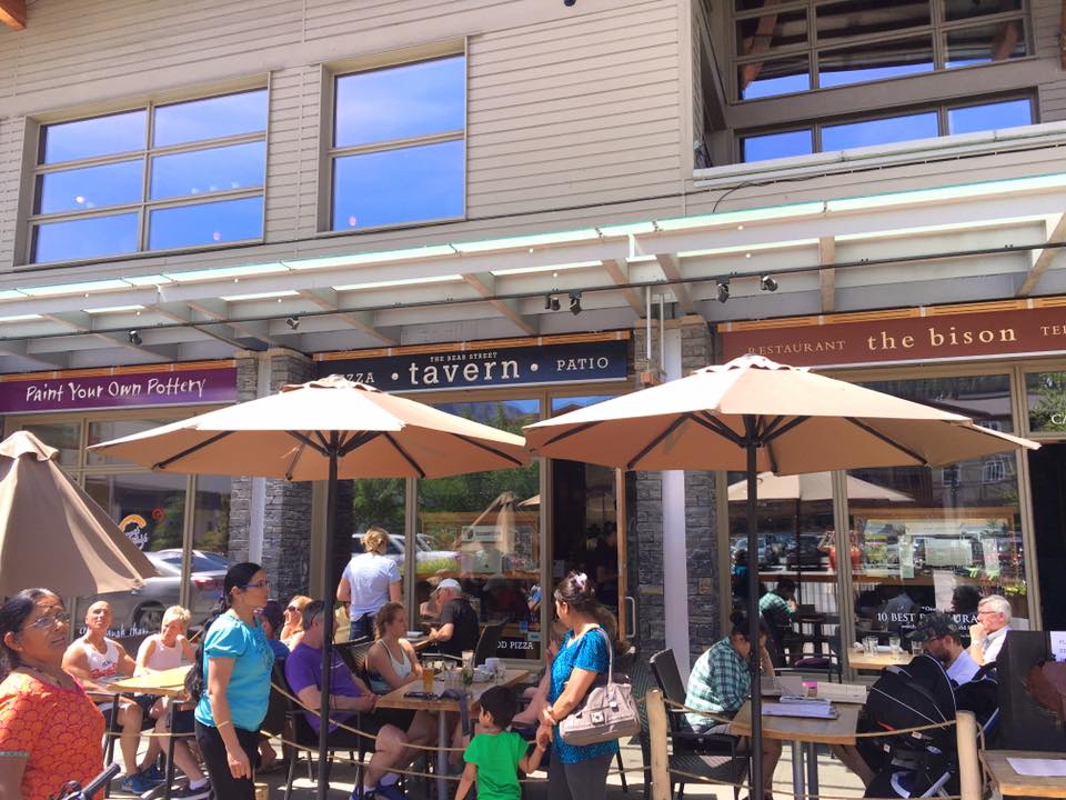 Best Patios In Banff And Lake Louise Daily Hive Calgary Banff Lake Lousie Patio