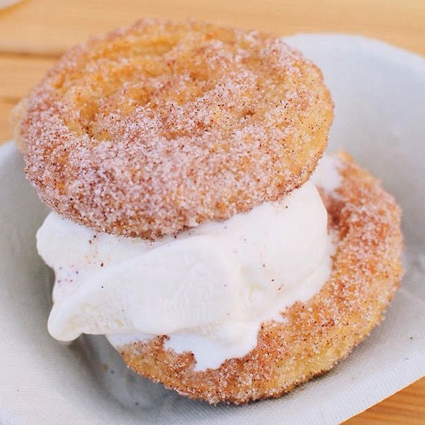 Churro ice cream sandwich (@yvarcade at @hawkersmarket)