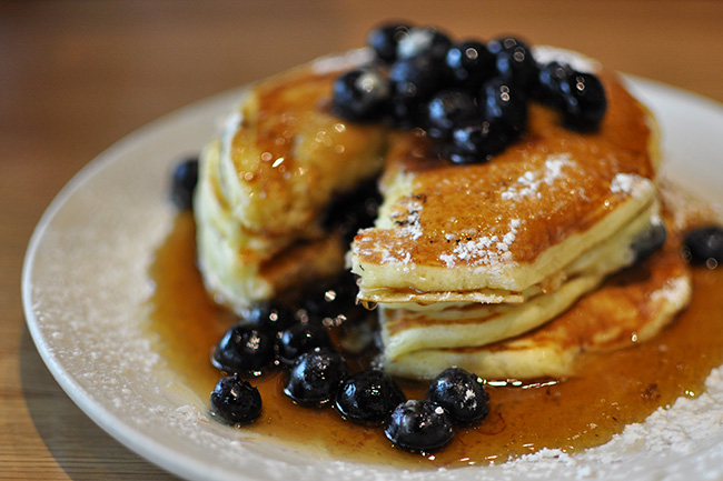 Buttermilk pancakes (Jess Fleming / Daily Hive)