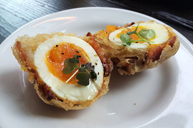 Crispy bacon and egg (Jess Fleming / Daily Hive)