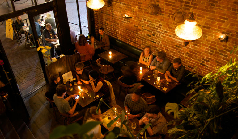 Six Acres gastropub in Gastown (Six Acres)