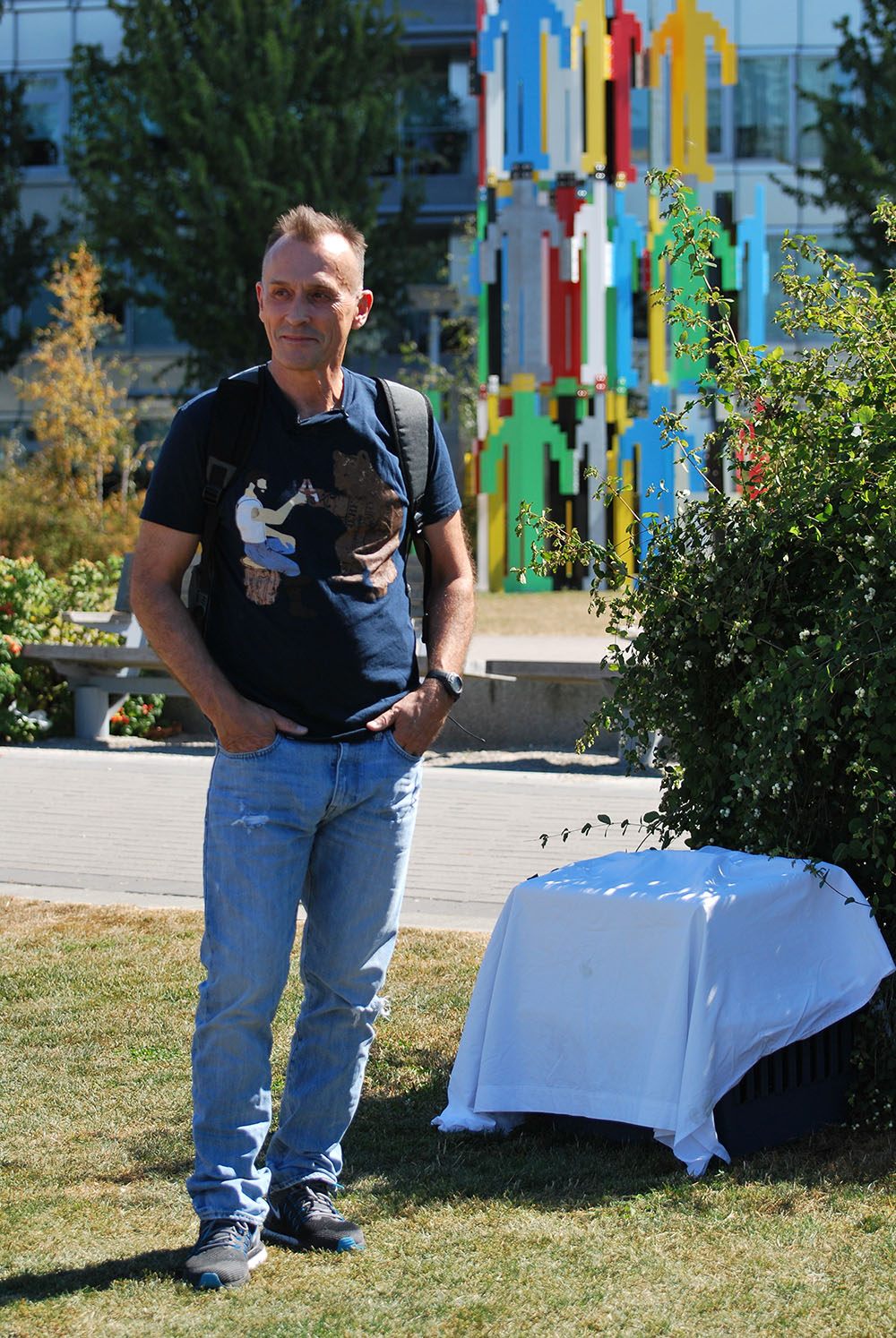 Prison Break star Robert Knepper preparing to release the Canada goose (Wildlife Rescue Association)