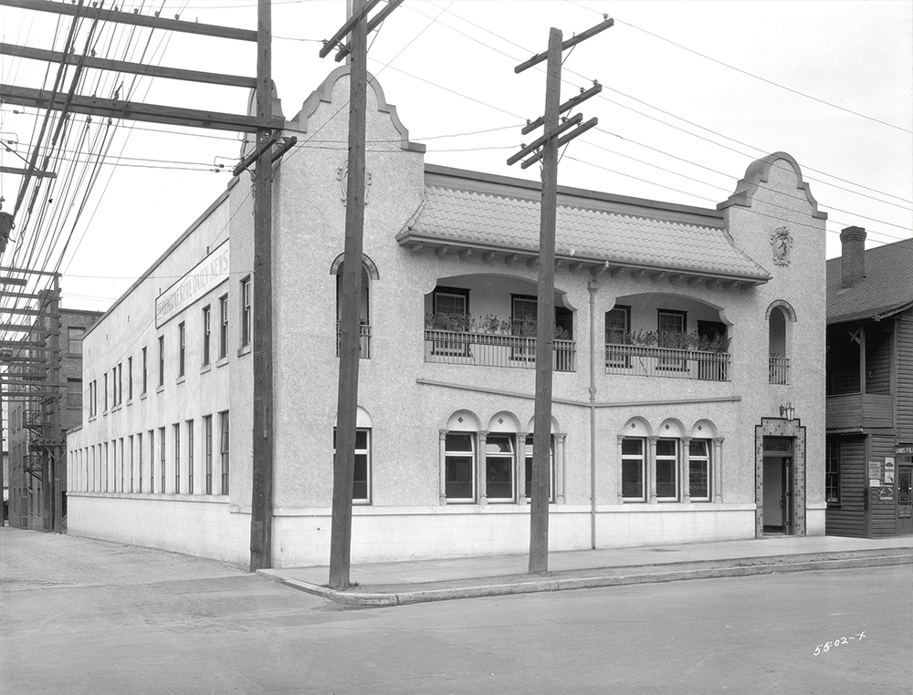 1927: This was the headquarters of the Tairiku on Cordova Street, the second of eventually four Japanese newspapers in Japantown. (Vancouver Archives)