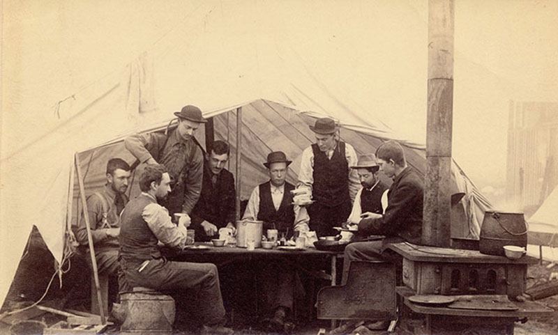 Refugee tent on the southeast corner of Hastings and Carrall Streets after the Great Fire. City of Vancouver Archives #GF P8