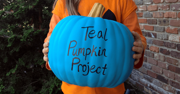 The Teal Pumpkin Project lets kids know you're allergy friendly this Halloween