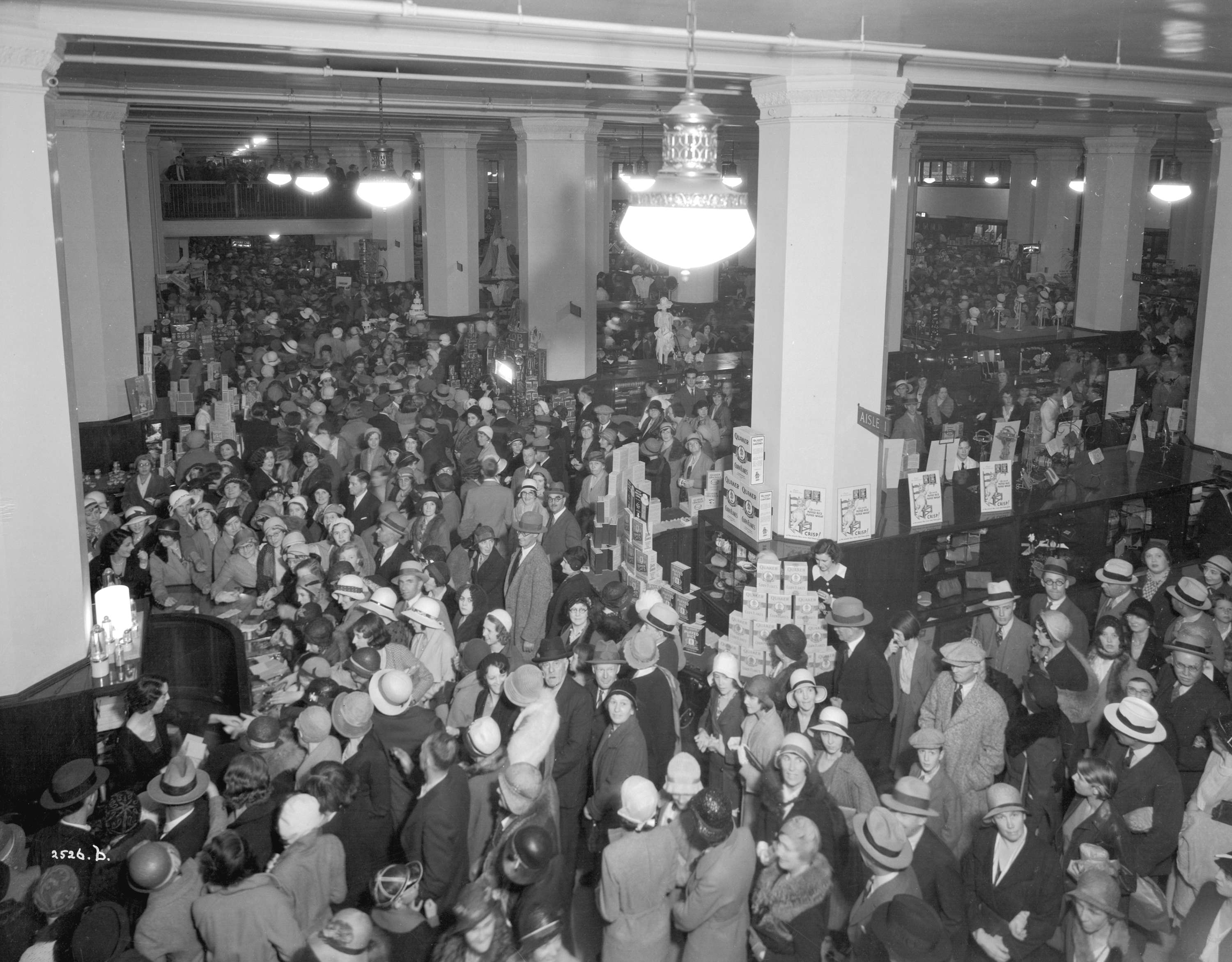 Crowds in the food department of Hudson's Bay in 1932 (Stuart Thomson/HBC)