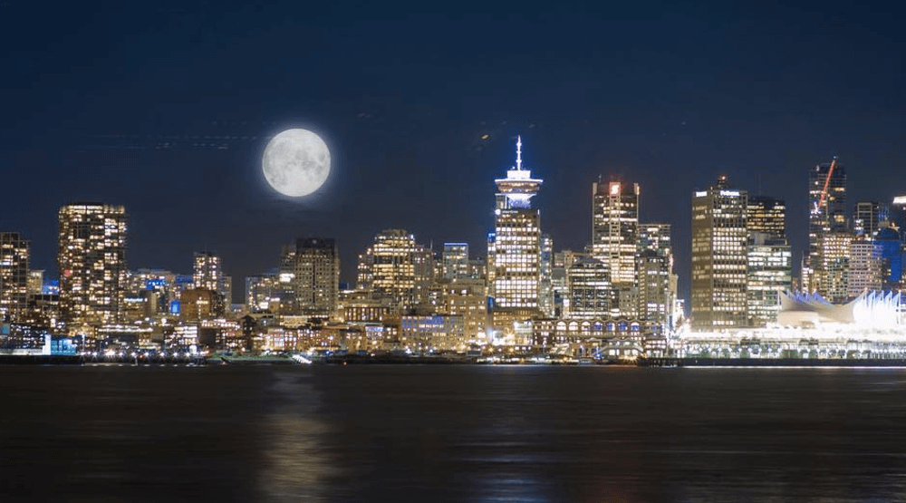 20 photos of the supermoon taking over Vancouver's night sky
