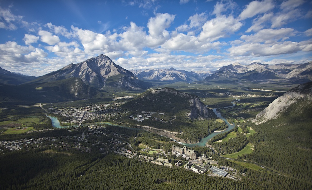 Image: Banff Lake Louise Tourism / Paul Zizka Photography