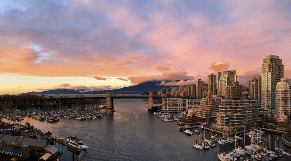 20 gorgeous photos of yesterday's purple sunset in Vancouver