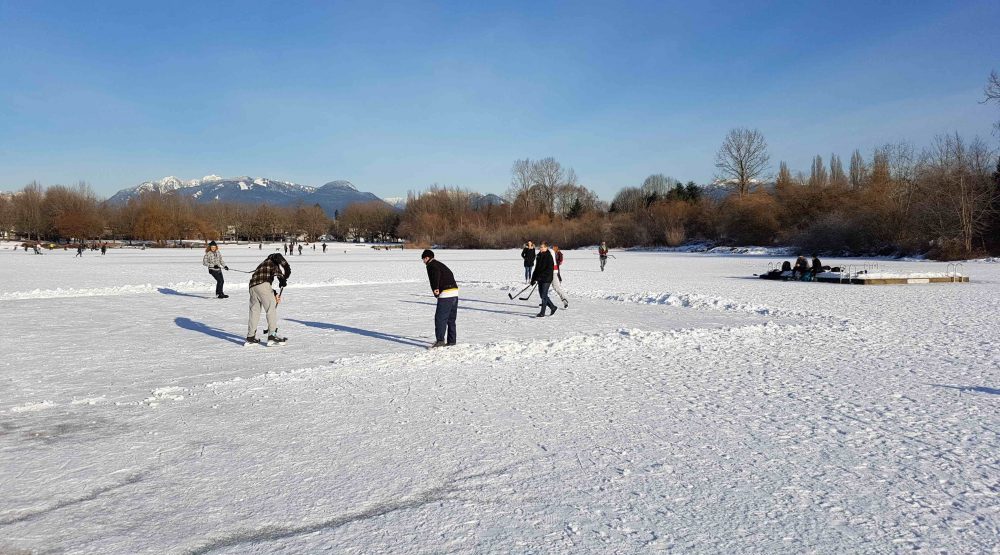 Skaters take to the ice on Trout Lake (PHOTOS, VIDEO)