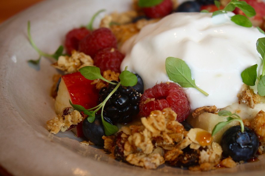 Edible brunch_Fruit & Berry bowl