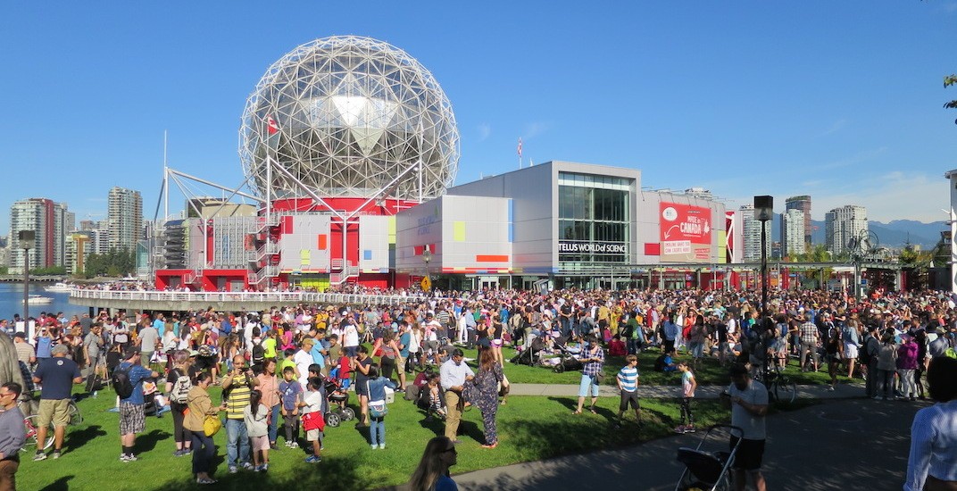Thousands of people flock to Vancouver's parks and seawall for solar eclipse (PHOTOS)