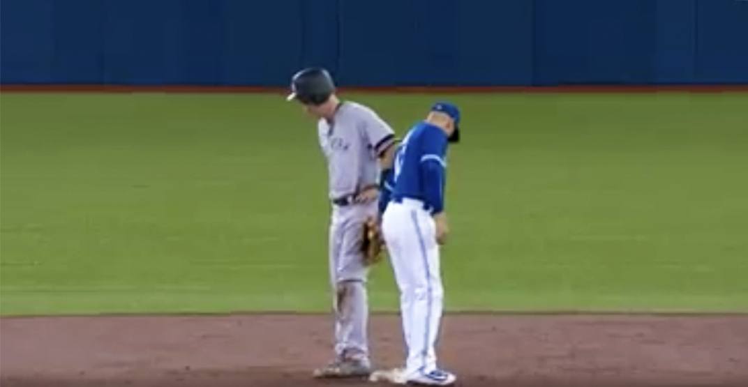 Blue Jays shortstop Ryan Goins pulls off hidden ball trick on NY Yankees (VIDEO)