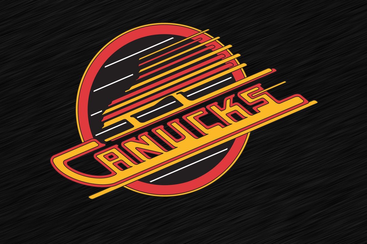 did-versace-just-rip-off-the-old-canucks-logo-photos-sports