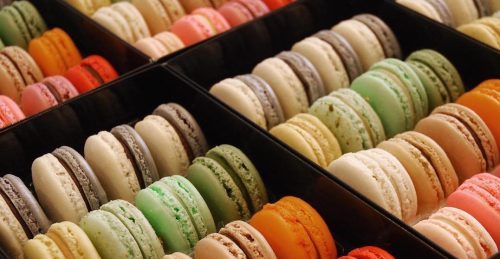 Free macarons