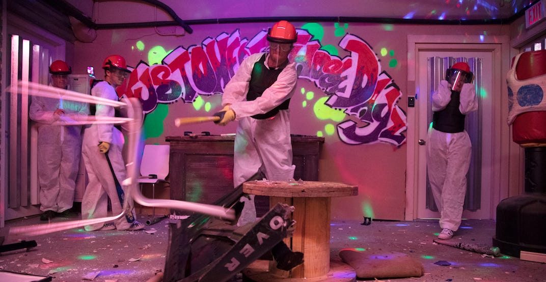You can smash stuff at this boozy mini golf pop-up coming to Toronto