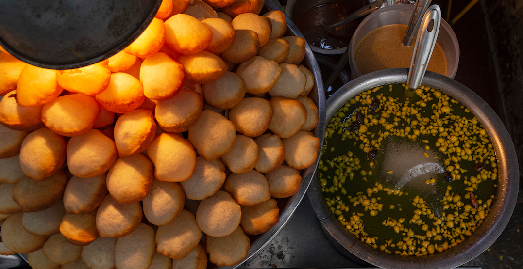 Butter Chicken Roti serving FREE snacks this weekend for Diwali