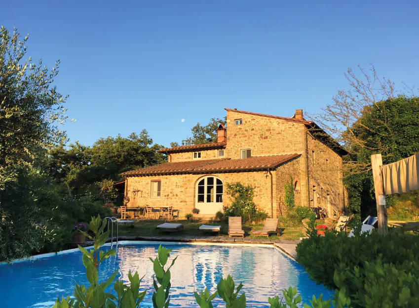 villa-near-florence-tuscany-italy
