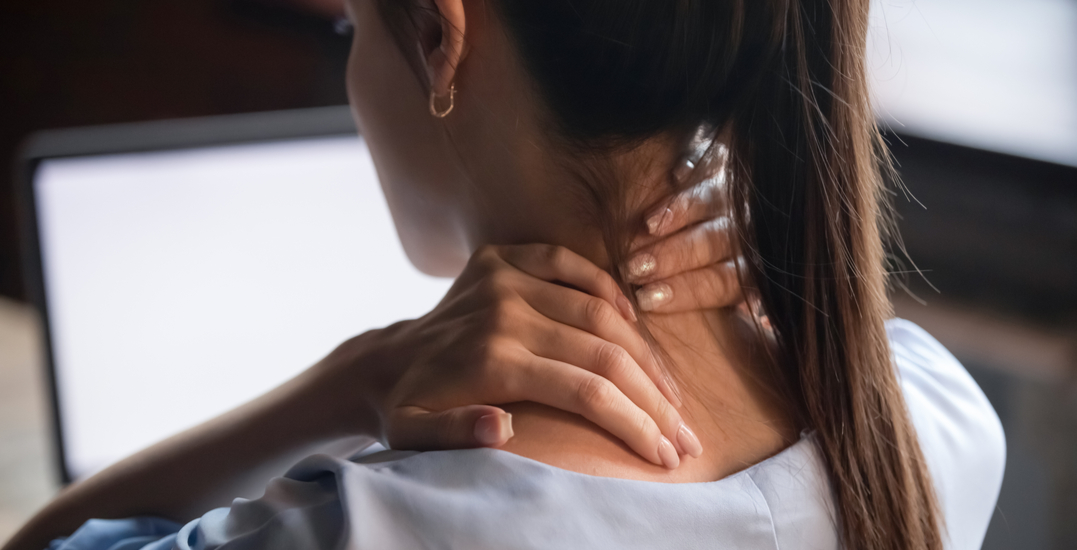 5 ways to stretch out your aches and pains at home (PHOTOS)