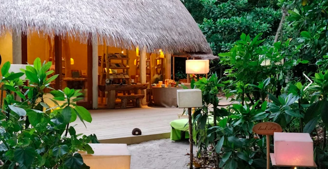 A luxury eco resort in the Maldives is looking for a live-in "barefoot bookseller"
