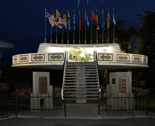 roadside attractions in Alberta
