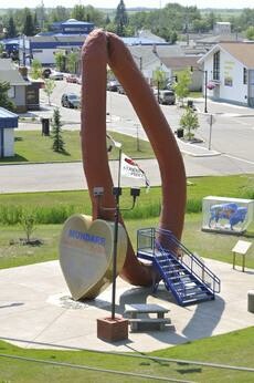 roadside attractions in Alberta