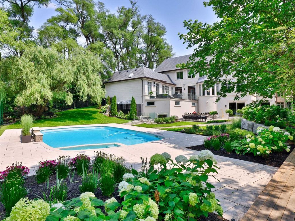 10 Toronto homes with some of the city's biggest backyards (PHOTOS