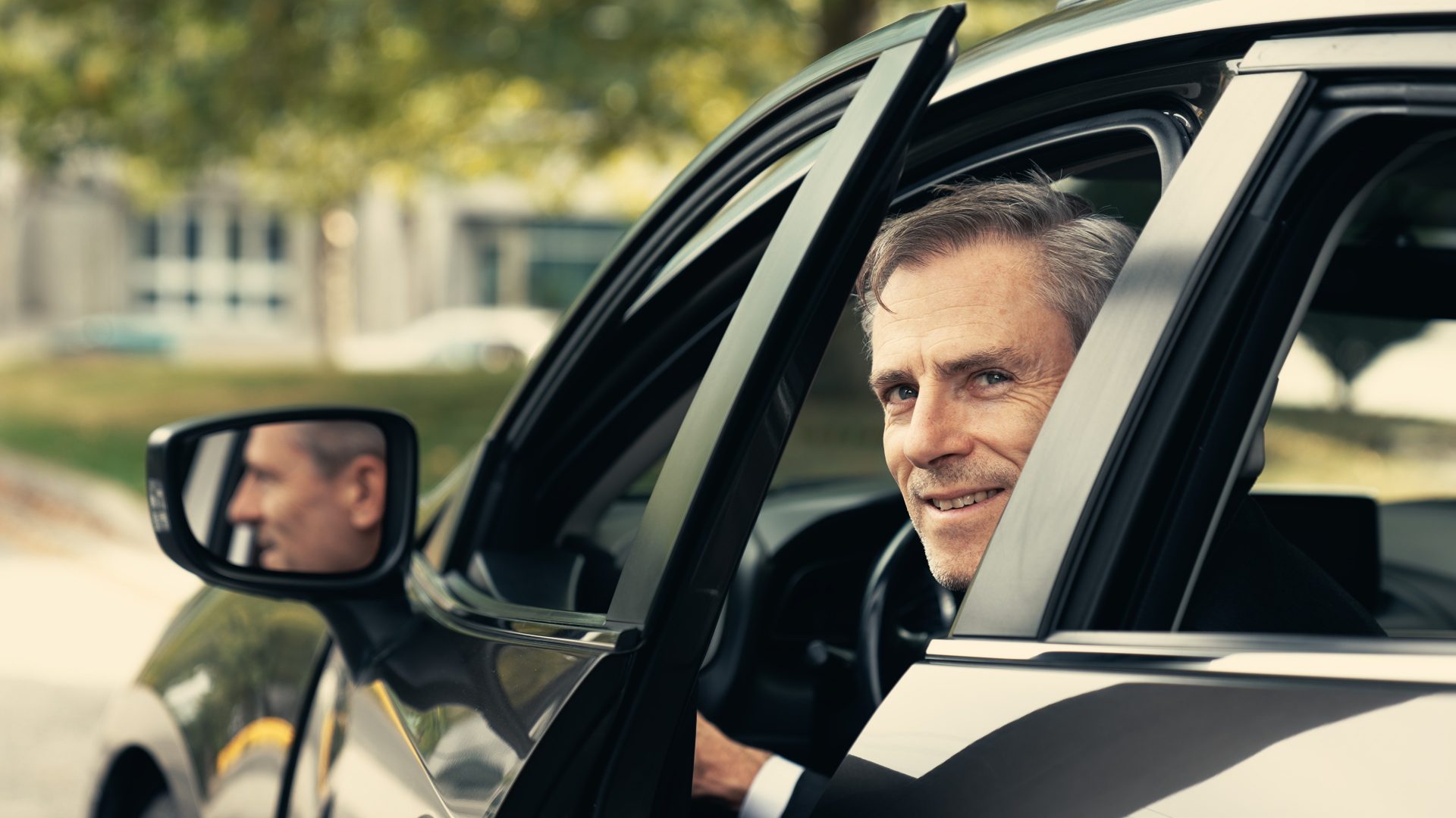 Doing the "Dutch Reach" can save Metro Vancouver cyclists from dooring (VIDEO)
