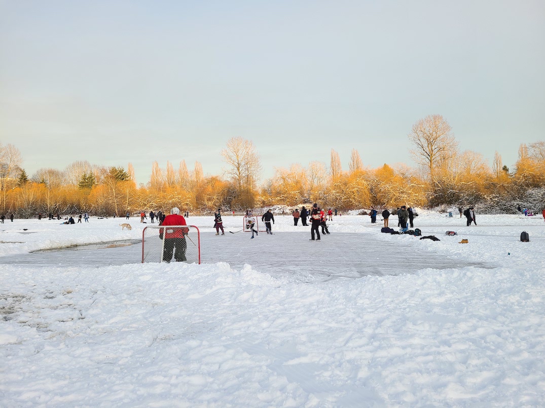 trout lake vancouver ice skating december 31 2021