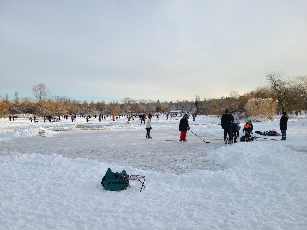 trout lake vancouver ice skating december 31 2021