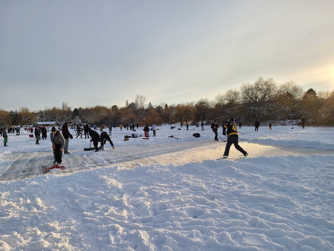 trout lake vancouver ice skating december 31 2021