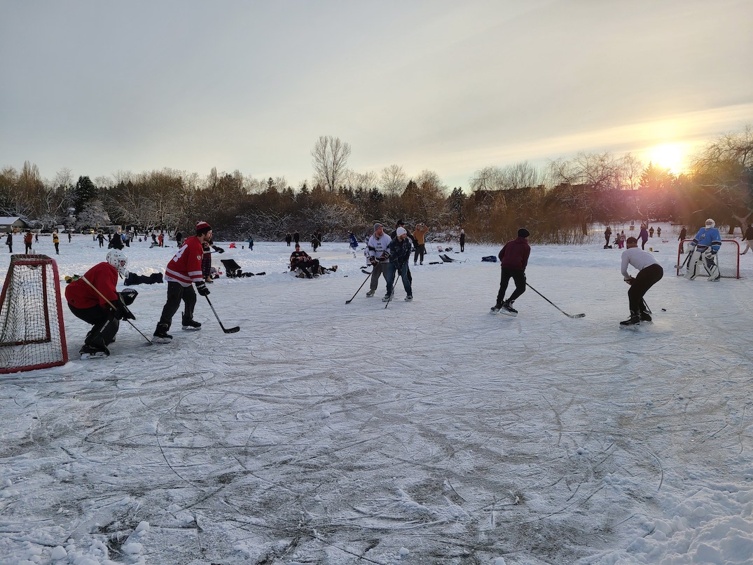 trout lake vancouver ice skating december 31 2021