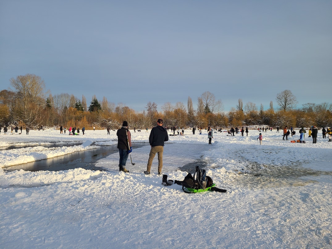 trout lake vancouver ice skating december 31 2021