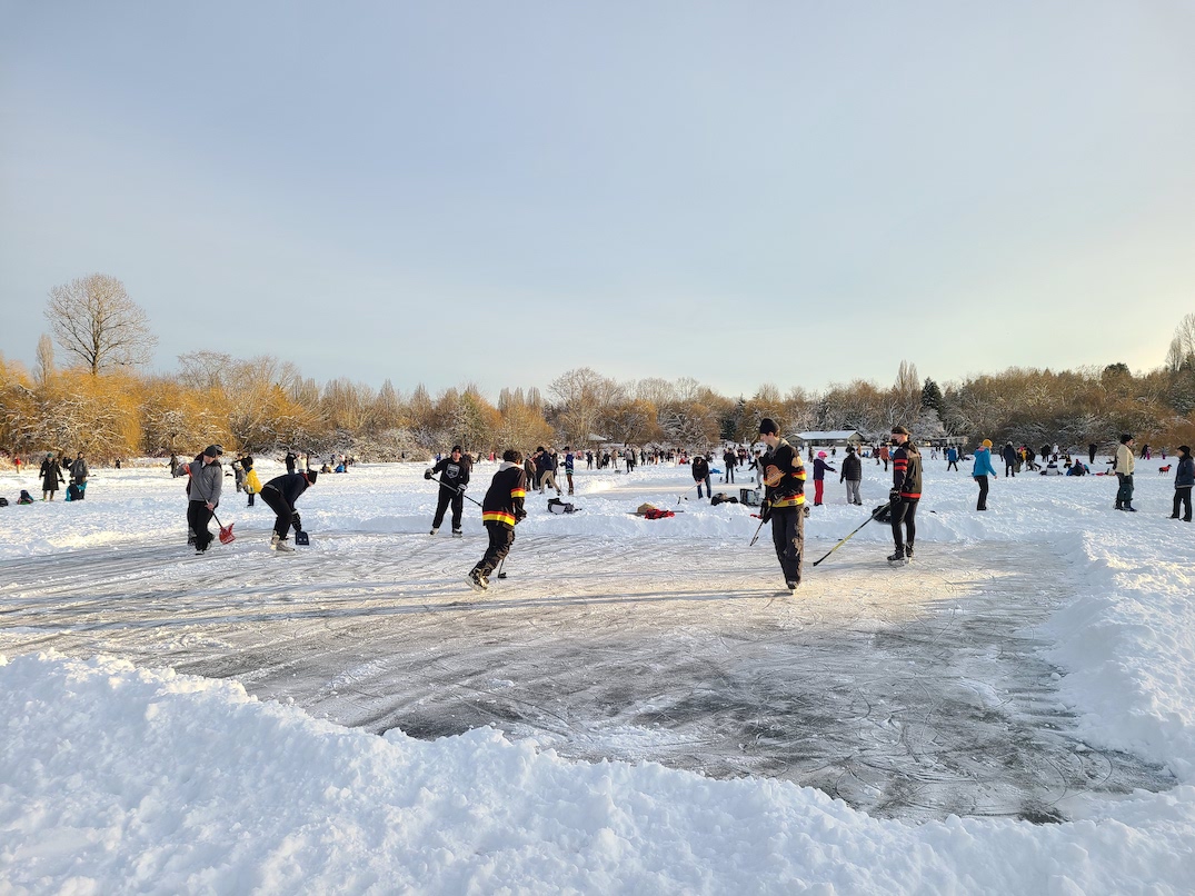 trout lake vancouver ice skating december 31 2021