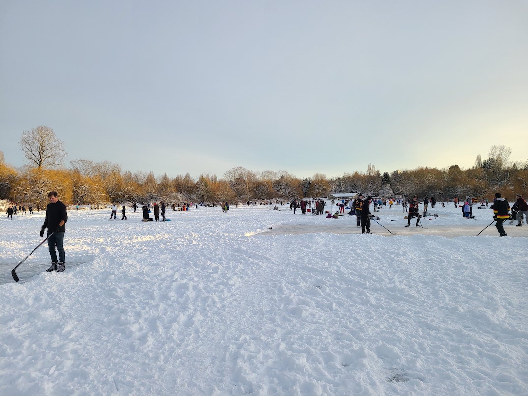 trout lake vancouver ice skating december 31 2021