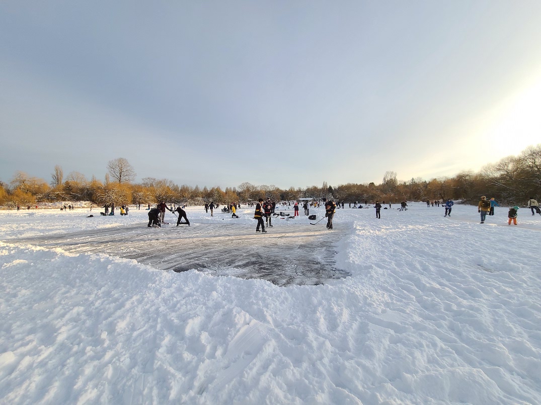 trout lake vancouver ice skating december 31 2021