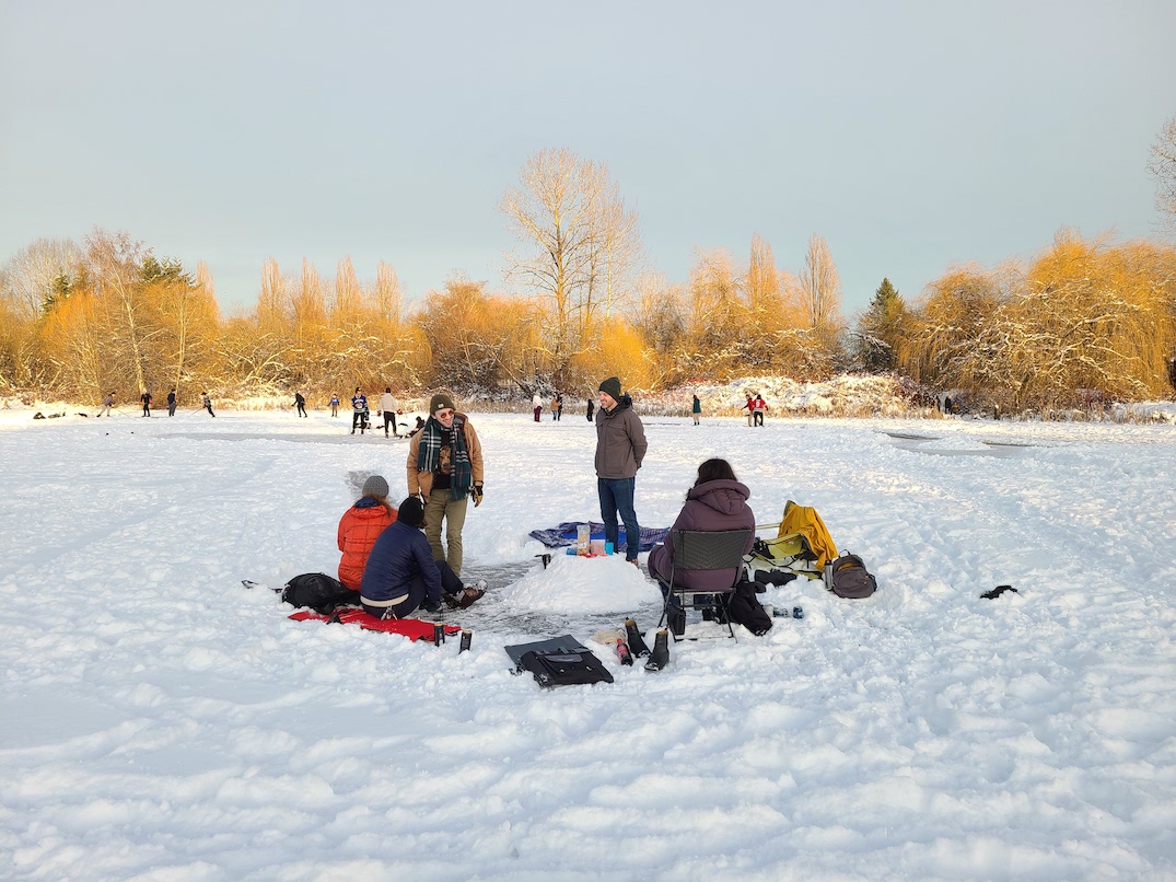 trout lake vancouver ice skating december 31 2021