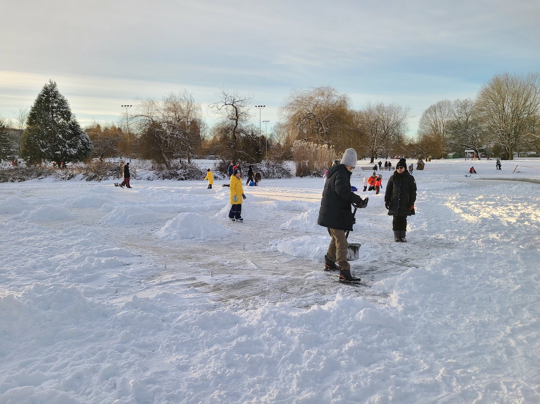 trout lake vancouver ice skating december 31 2021