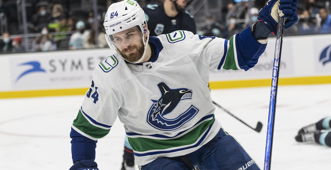 Trade or sign? Canucks have decision to make soon on Tyler Motte