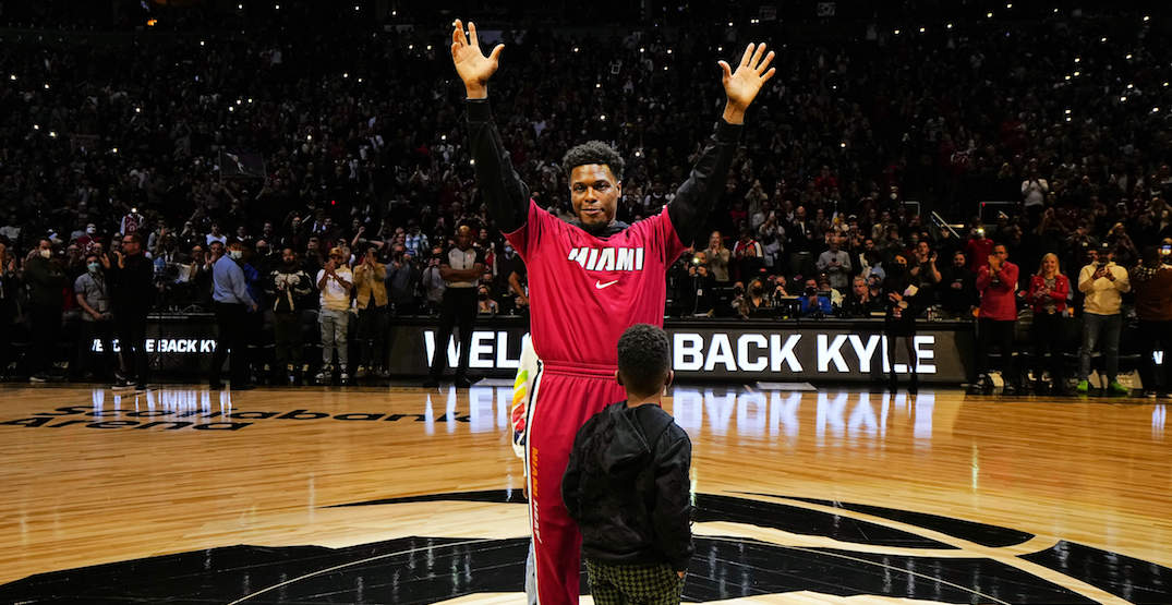 Raptors fans give Kyle Lowry epic ovation on his return to Toronto (VIDEO)