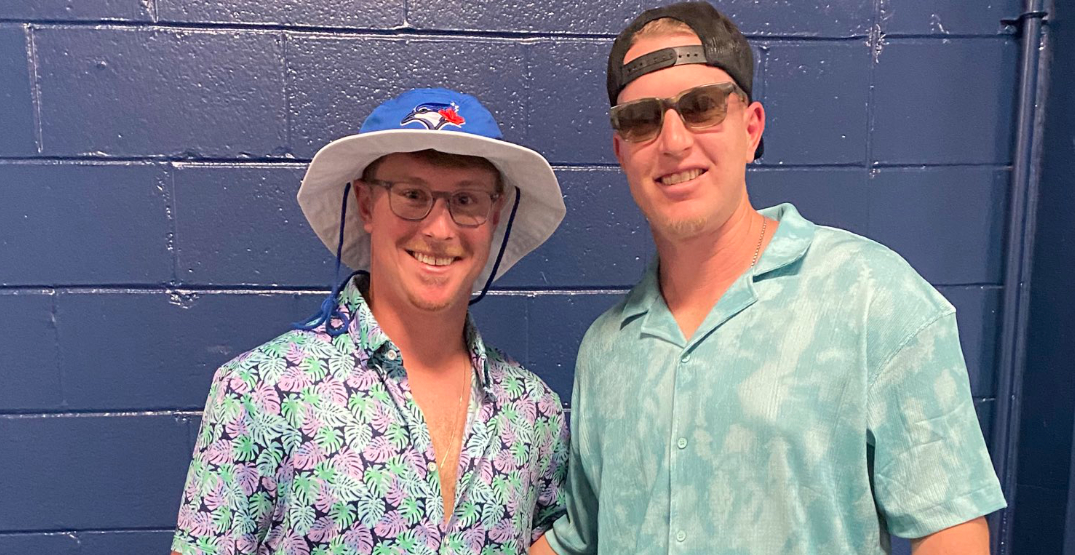 blue-jays-holding-sleeves-optional-beach-party-in-tampa-tonight-offside