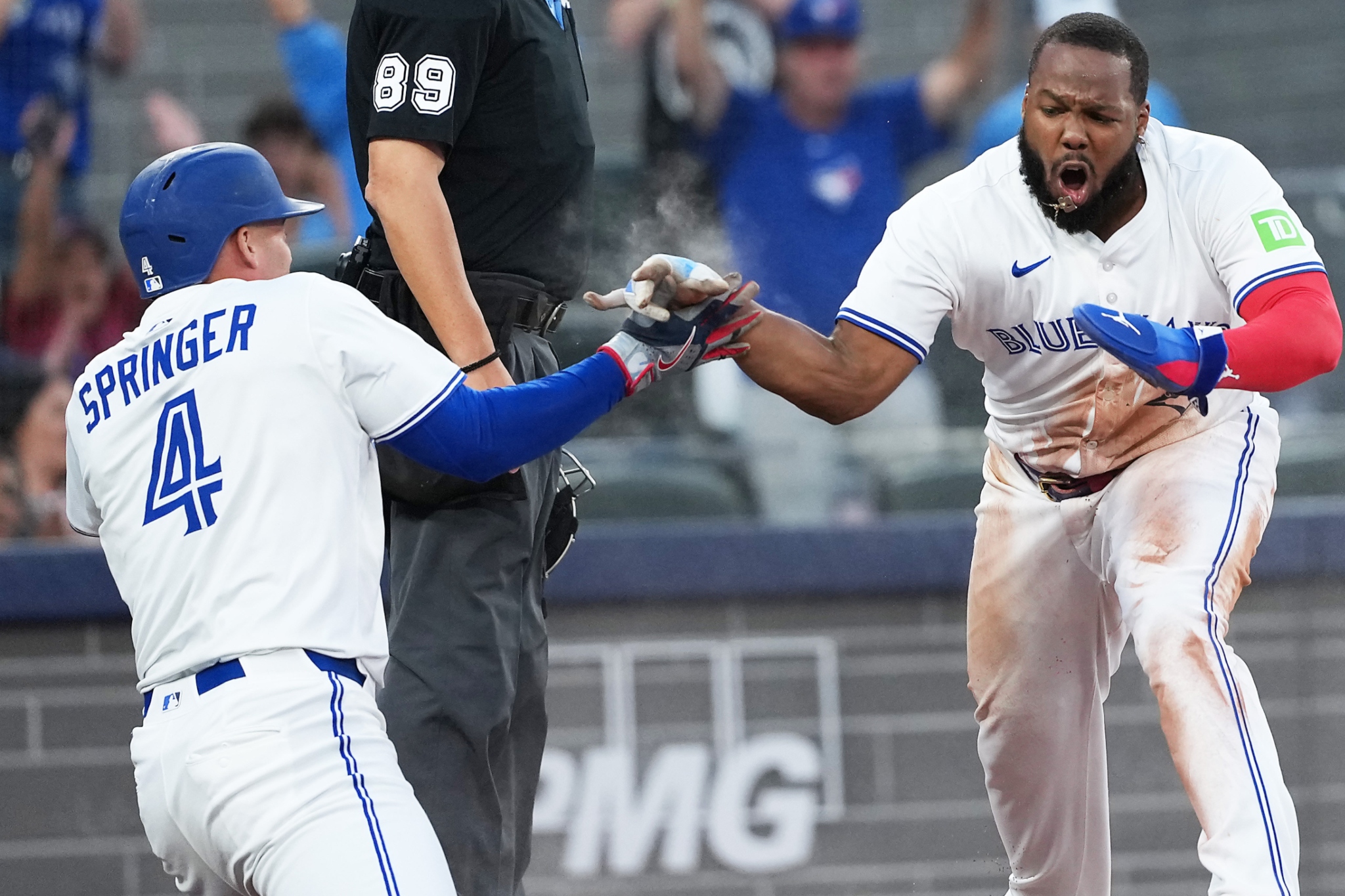 Ticket Prices Skyrocketing In Toronto For Blue Jays Yankees Series Sports Blue Jays Guerrero 4