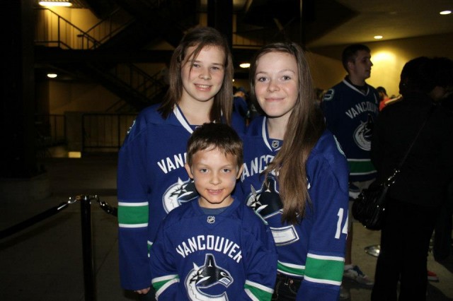 NHL 13 fans NHL 13 Metrotown launch