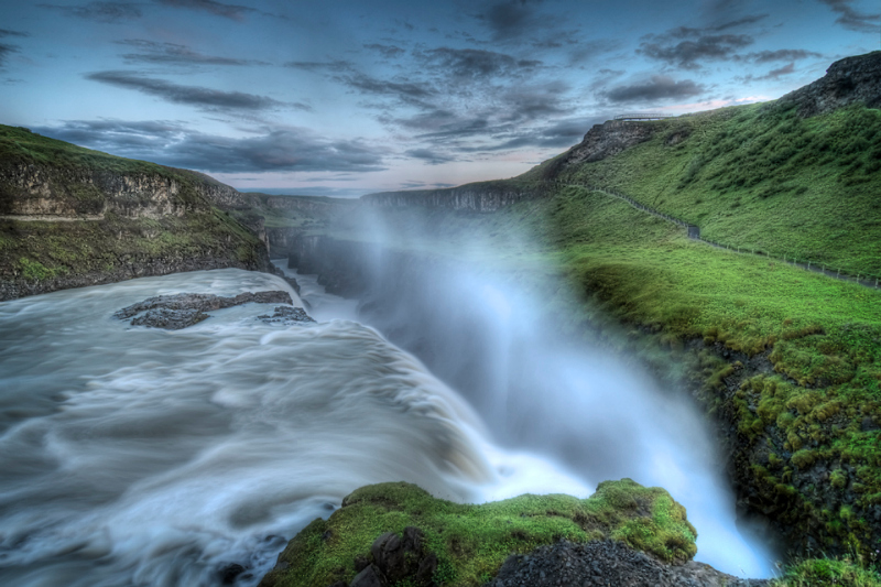 Gullfoss Waterfall Photo: momentaryawe.com