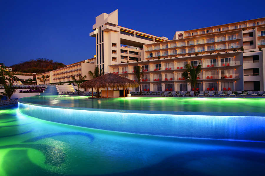 Secrets Huatulco - Pool
