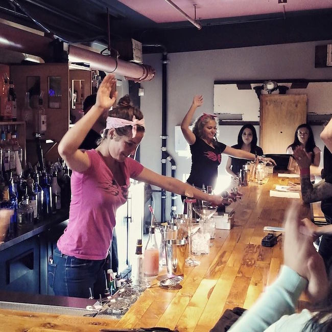 Ivy and Lynette demonstrate how the rounds go in San Francisco (Photo via Speed Rack/Facebook)