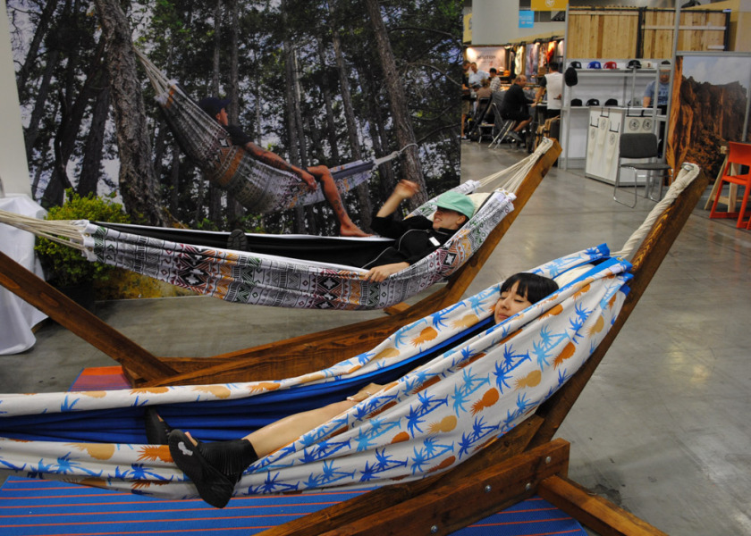 Layback Hammocks - Image: Vanessa Tam / Vancity Buzz