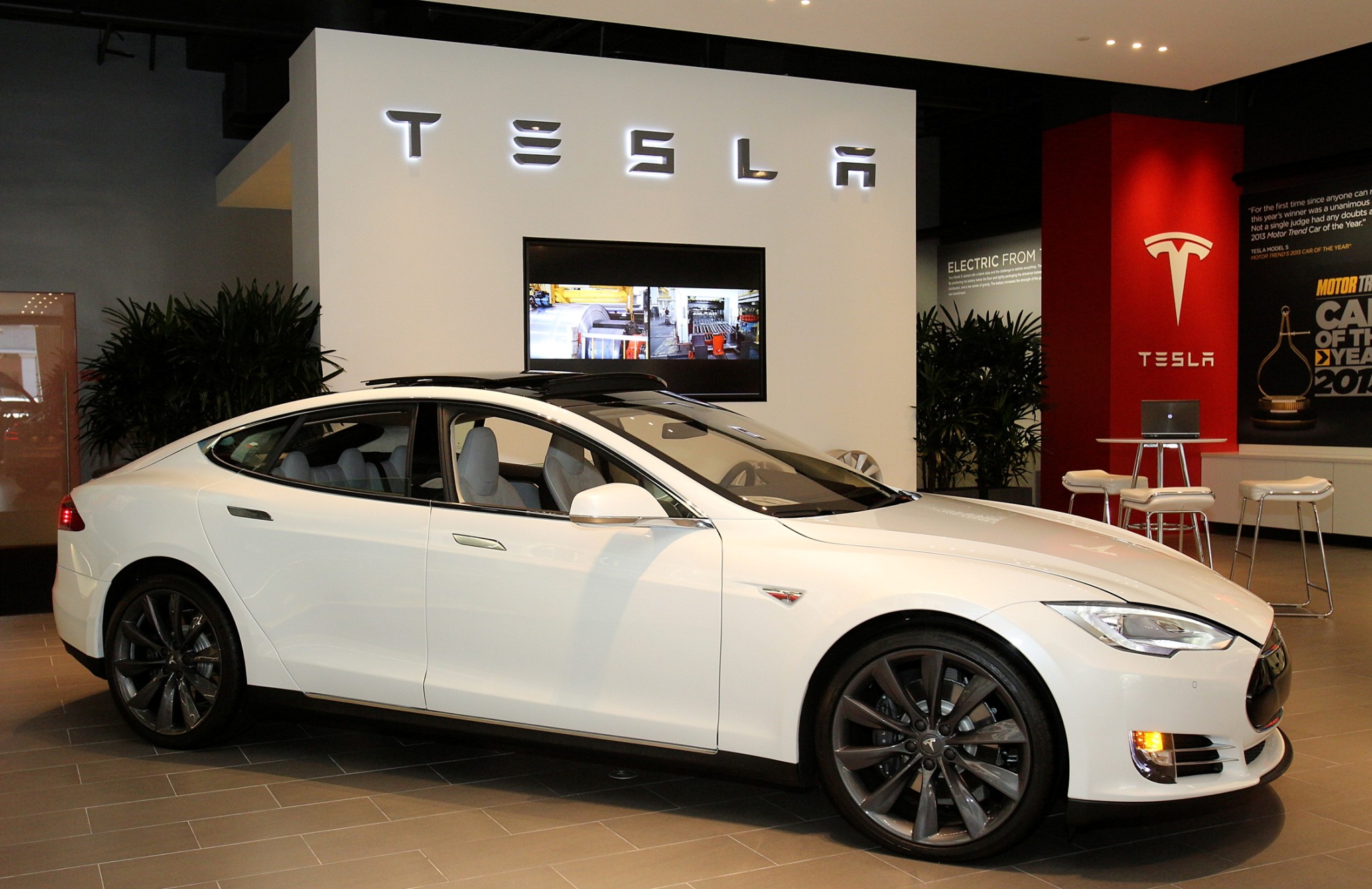 Tesla, Vancouver, Flagship